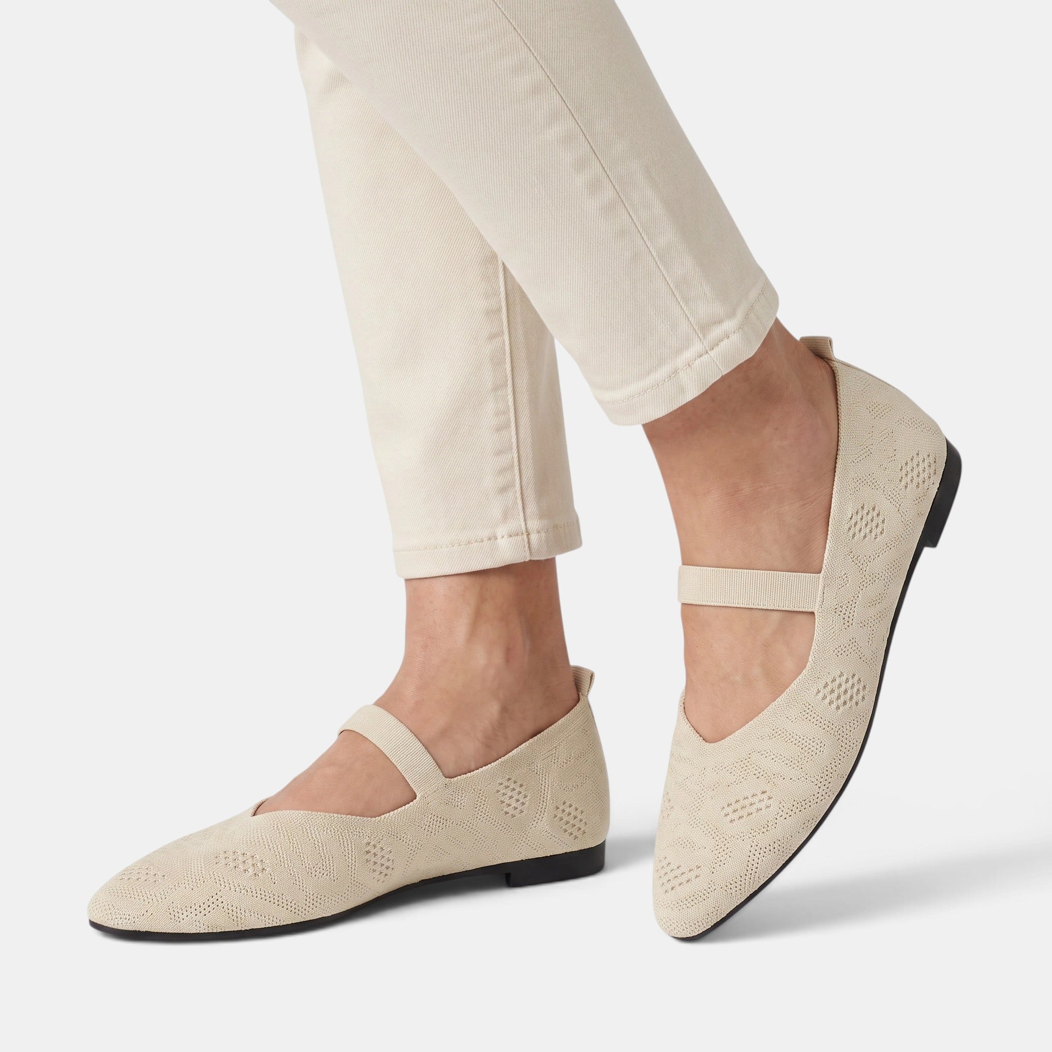 Women's Ballet Flats with Mary Jane Strap and Pointed Toe