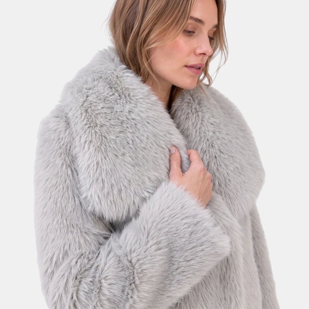 Women's Jacket with Oversized Collar and Long Sleeves